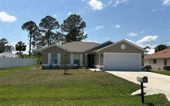 Building Photo - 32 Princess Rose Dr