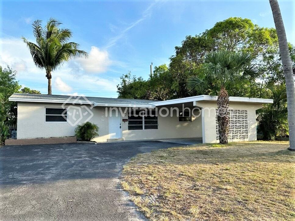 Foto principal - 5560 SW 7th Ct