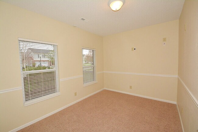 Building Photo - 4 bed 2.5 bath in Noblesville!