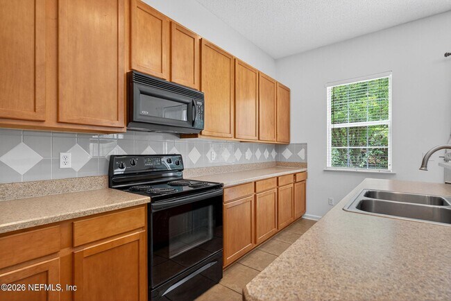 Foto del edificio - 872 Collinswood Dr W