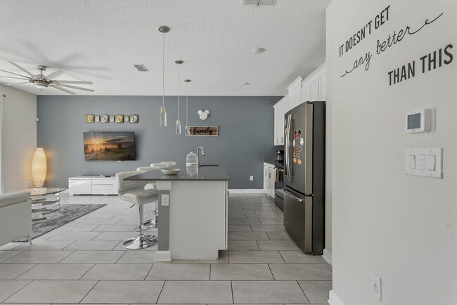 Foto del edificio - 4832 Dedication St