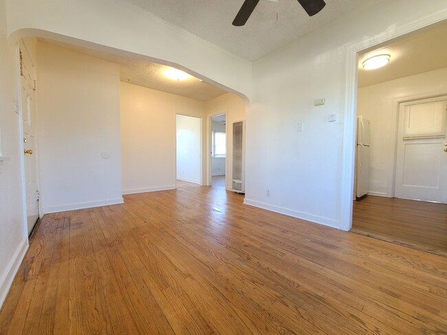 Building Photo - 1607 Clay St