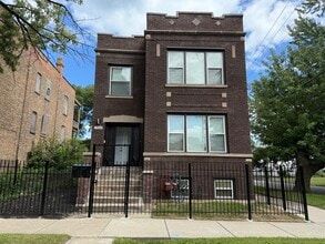 Building Photo - 7959 S Escanaba Ave