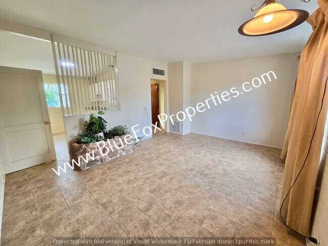 Foto del edificio - 3240 E Halcyon Pl