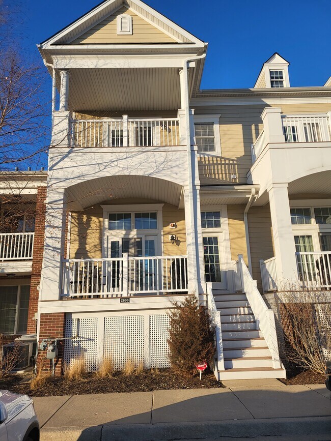 Building Photo - 2603 Commons Dr