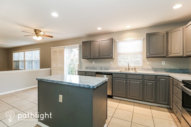 Foto del edificio - 4862 Somers Ave, Feasterville-Trevose, PA,...