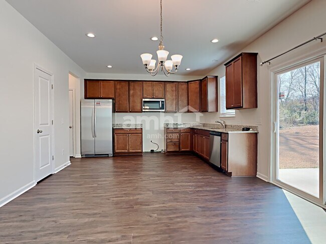 Foto del edificio - 1360 Hermitage Ln