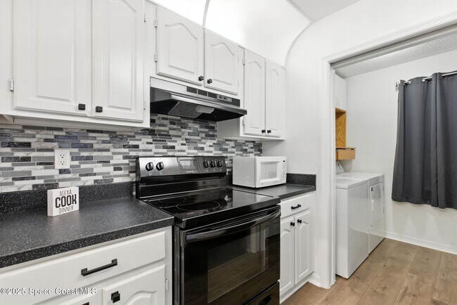 Foto del edificio - 1735 Harrison St