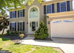 Building Photo - 740 Hickory Limb Cir