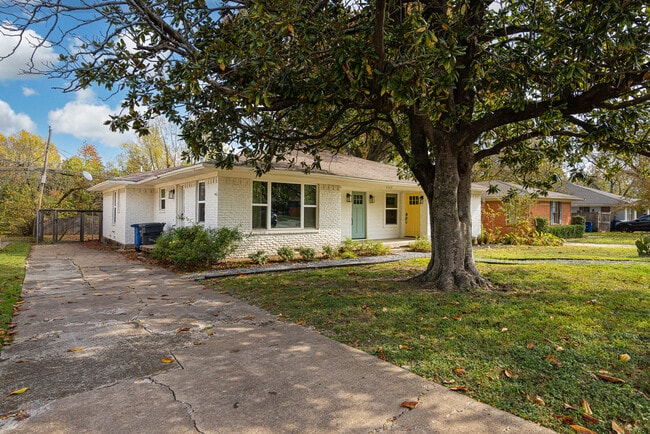 Building Photo - 6571 Ascot Ln