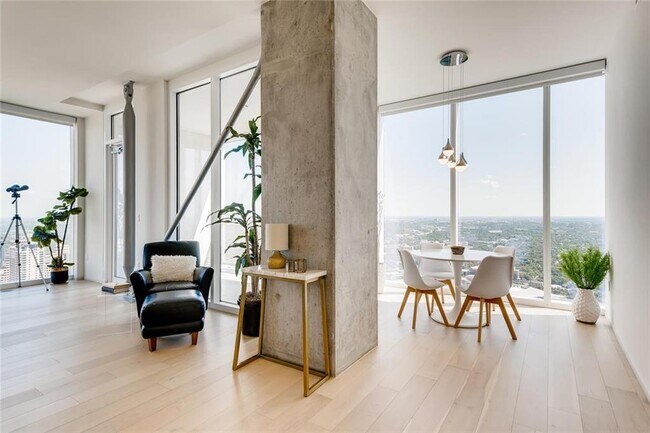Foto del edificio - 301 West Ave