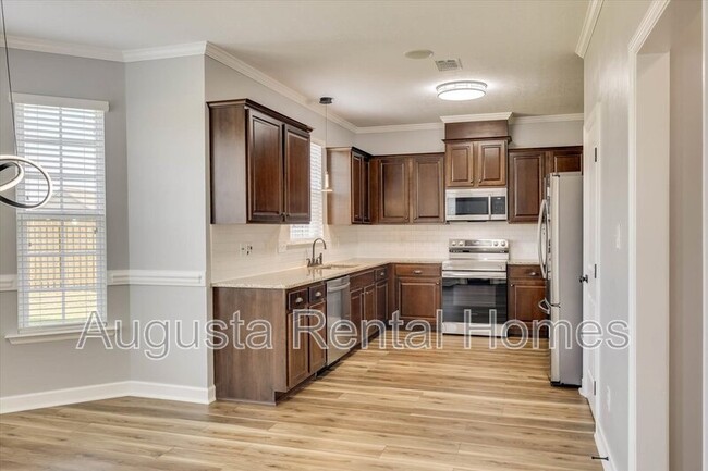 Foto del edificio - 1015 Rosland Cir