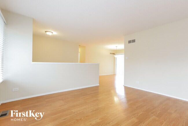 Building Photo - 185 Mulford Dr