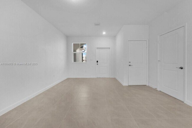 Foto del edificio - 2558 SE 27th Dr