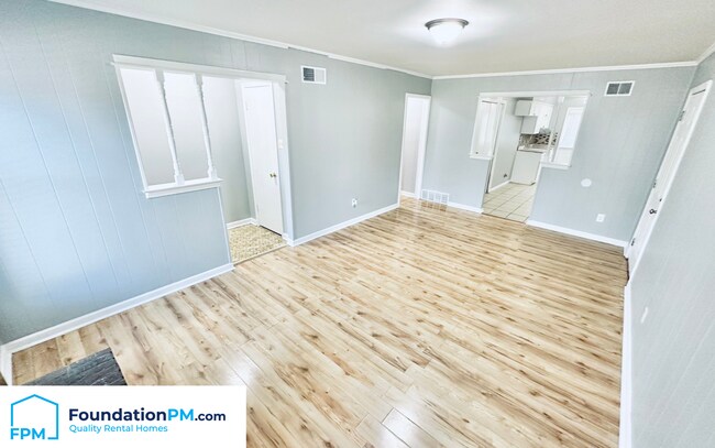 Foto del edificio - 5725 Maple Tree Dr