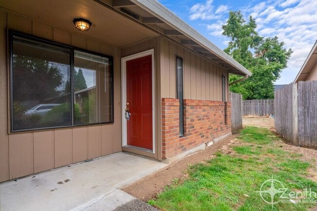 Building Photo - 3014 NE 78th Ave