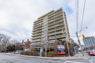 Building Photo - 160 Balmoral Ave