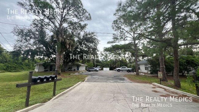 Foto del edificio - 1984 Agora Cir SE