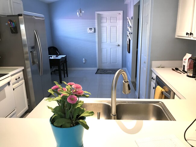 Foto del edificio - 499 Lancers Dr