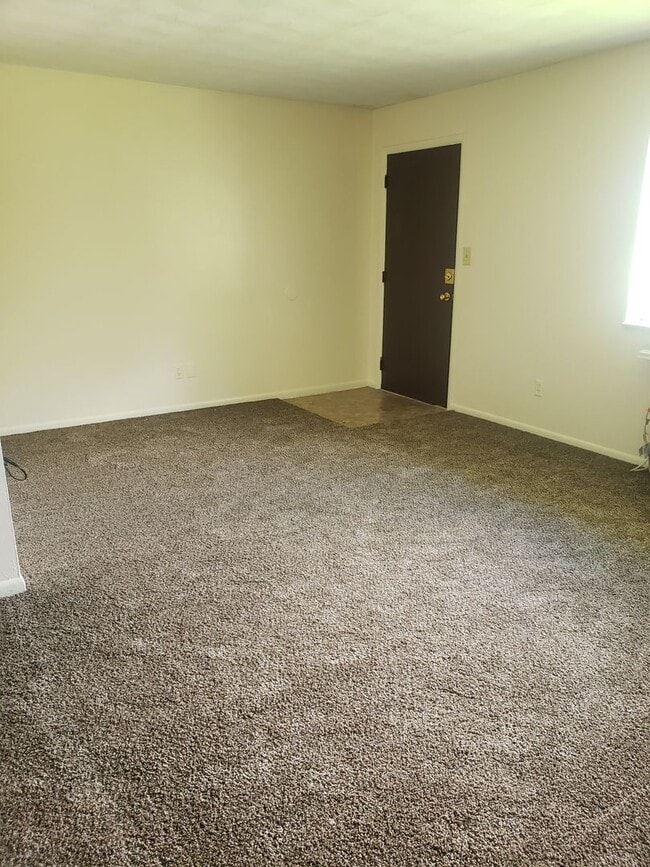 Building Photo - 2 BR Upper Apartment Near Purdue University