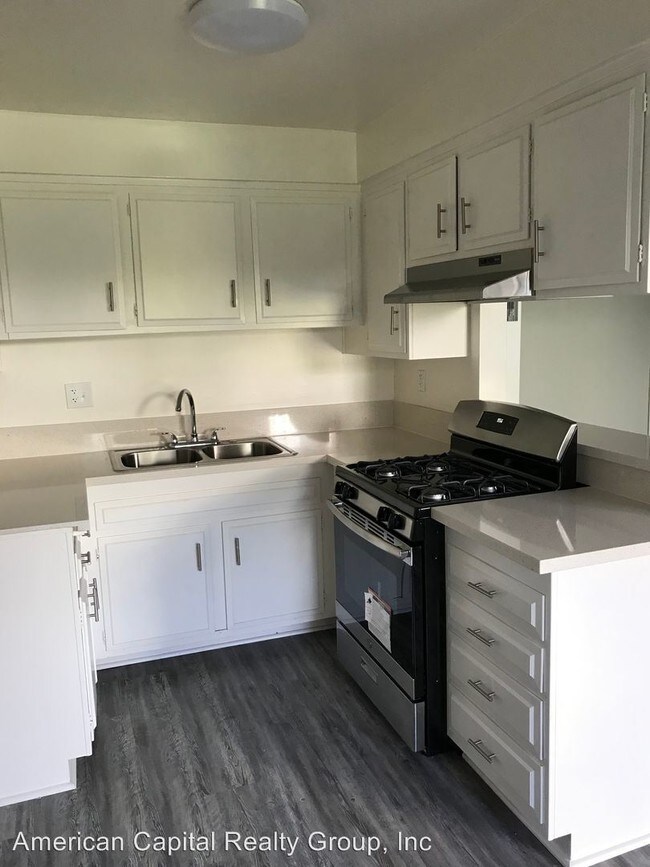 Building Photo - 9931 Tweedy Ln