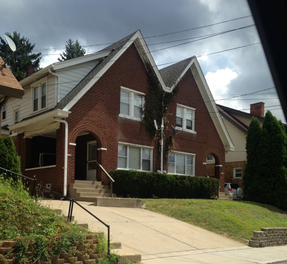 1236 McNeilly Ave, Pittsburgh, PA 15216 Townhome Rentals in