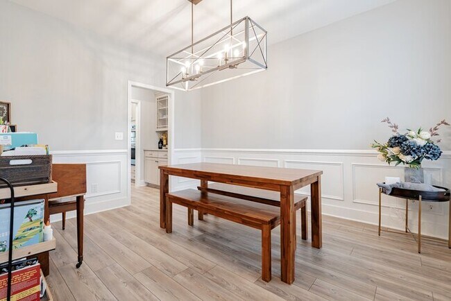 Building Photo - Brand New 6 Bedroom Portrait Hill Home