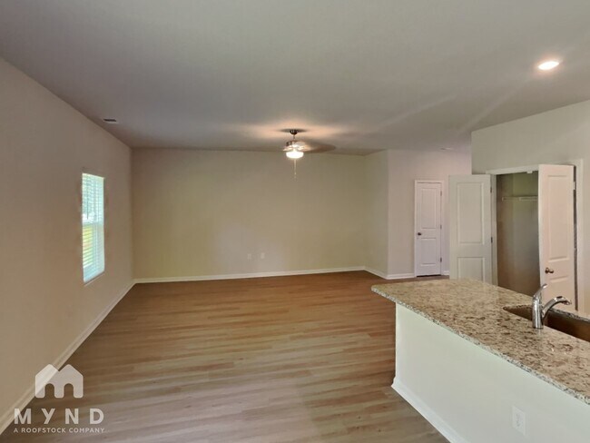 Foto del edificio - 6232 Lowe Ln