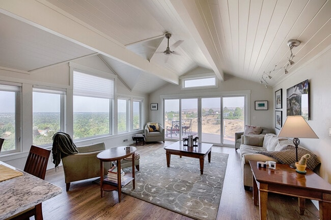 Building Photo - Boise, Beautiful home in the Foothills with lots of privacy
