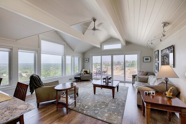 Foto del edificio - Boise, Beautiful home in the Foothills with lots of privacy