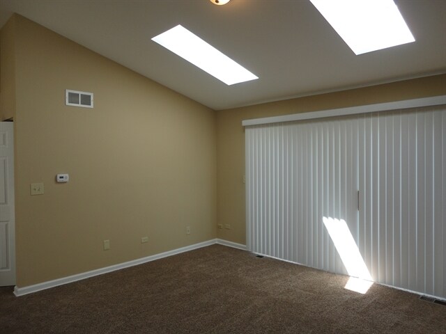 Building Photo - 4609 Vista Dr