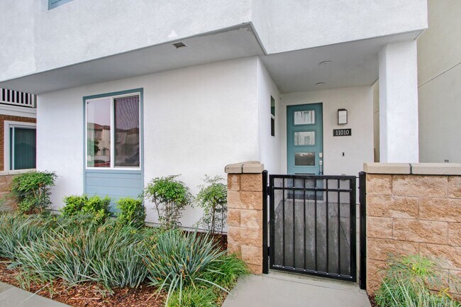 Foto del edificio - Tri-Level, Fully Loaded Home at The Resort in Rancho Cucamonga For Lease!