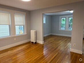 Building Photo - 18 Symmes St
