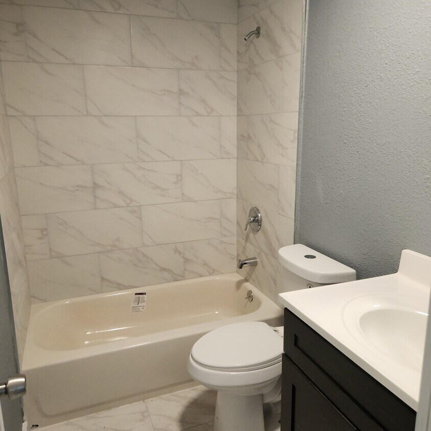 Foto del edificio - 229 NW 12th Ct