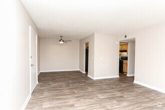 2BR, 2BA - 1,000 SF - Living Room - Newberry Parc