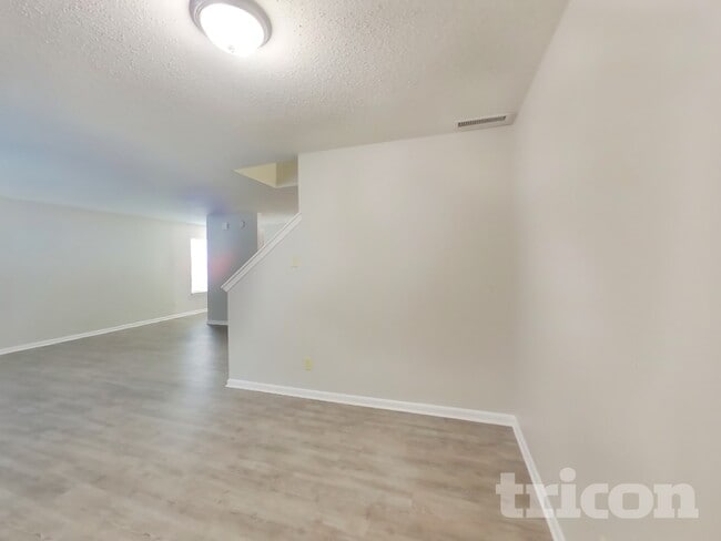 Building Photo - 5956 Portman Pl