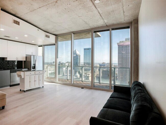 Foto del edificio - 777 N Ashley Dr