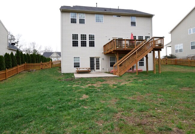 Foto del edificio - 39 Manorwood Dr