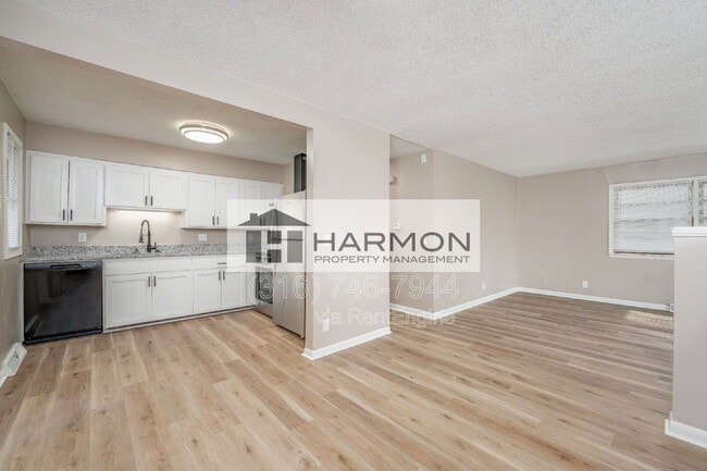 Foto del edificio - 8514 W 9th St N