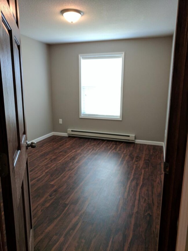 Building Photo - 1 bedroom in Alexandria MN 56308