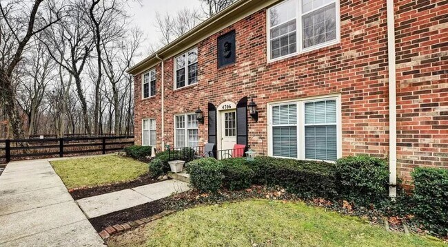 Building Photo - 4706 Blenheim Rd