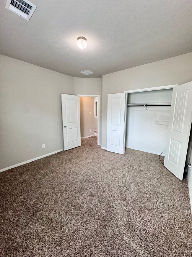 Foto del edificio - 22214 Sovereign Hts Ln.