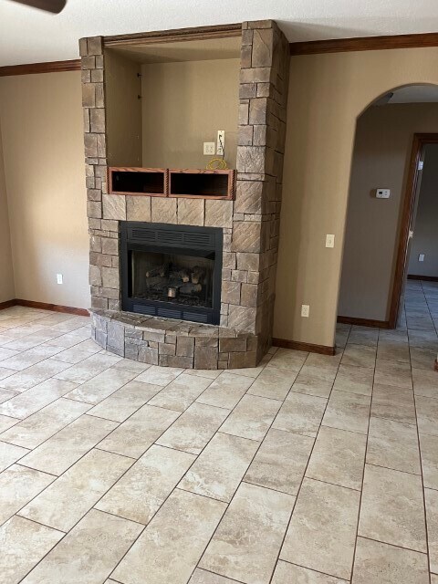 Building Photo - 394 NE Simmons Cir