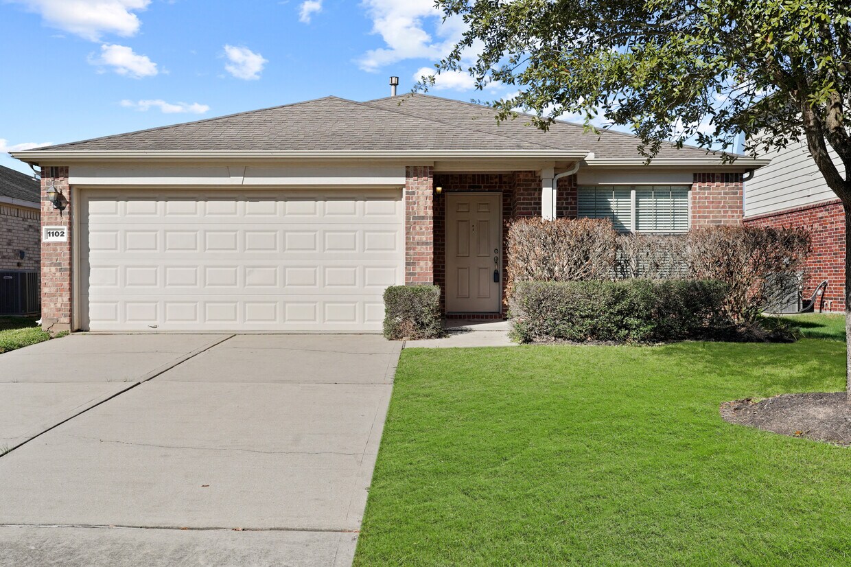 1102 Honeysuckle Vine Dr, Rosenberg, TX 77469 House Rental in