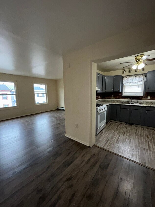 Foto principal - 660 New Willow St