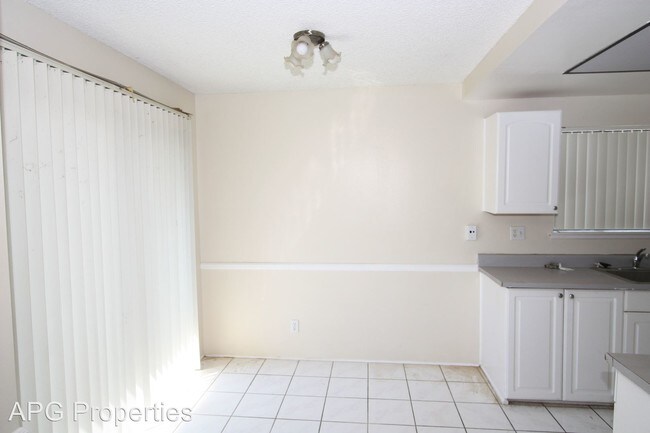Foto del edificio - 3959 W McFadden Ave