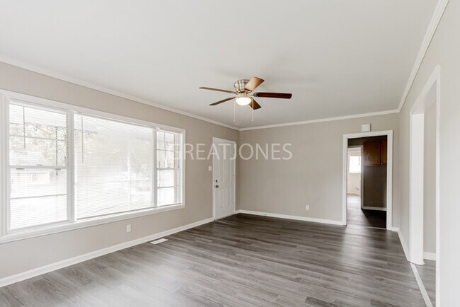 Building Photo - Charming 4 Bedroom in Macon!