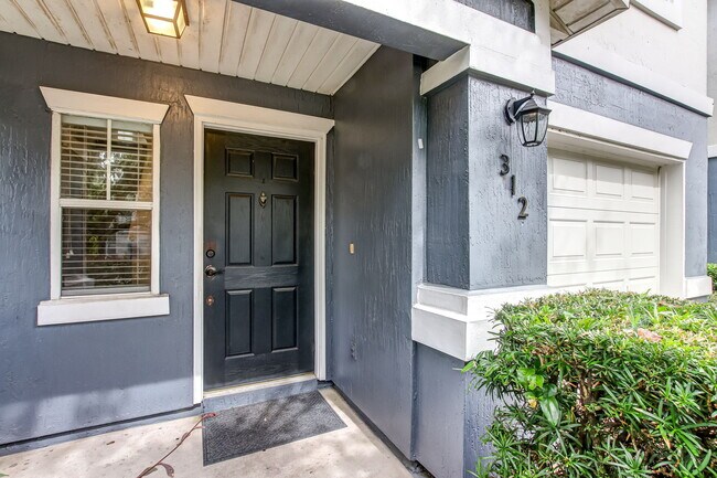 Building Photo - 312 Cherry Way