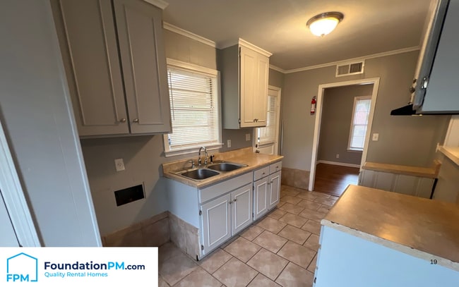 Building Photo - 5116 Ginger Cir