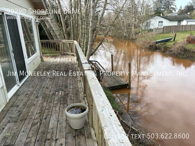 Building Photo - 90290 Shoreline Dr